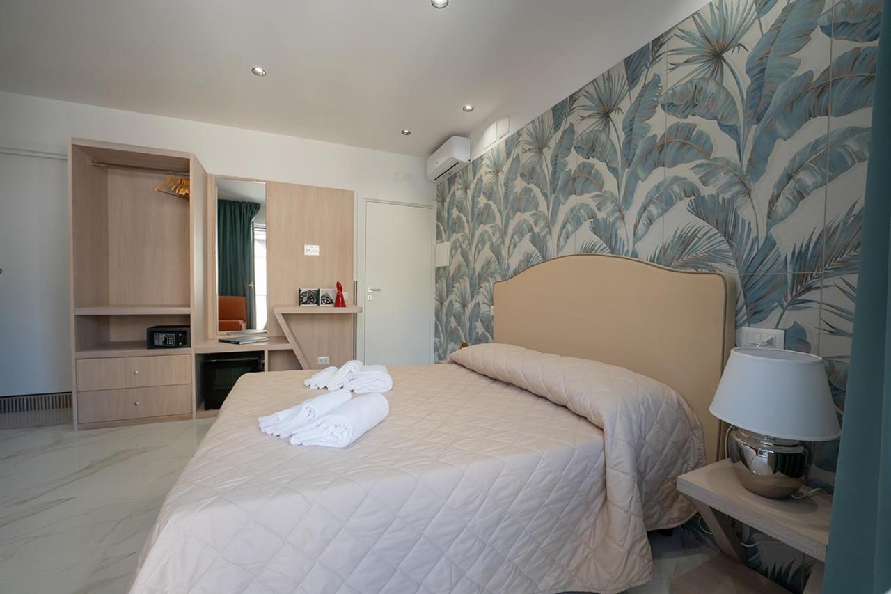 Greros H. Rooms Napoli Centro By Clapa Group Dislocated Hospitality Buitenkant foto